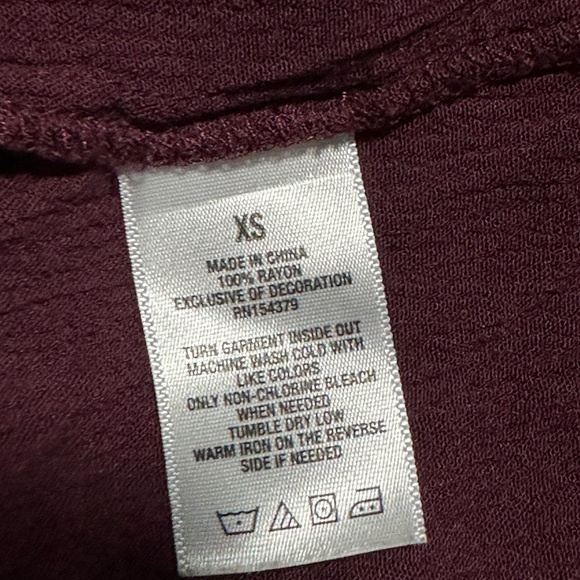 Aeropostale Sleeveless Embroidered Split Neck Top Size Small Summer Boho Chic XS - Picture 7 of 7